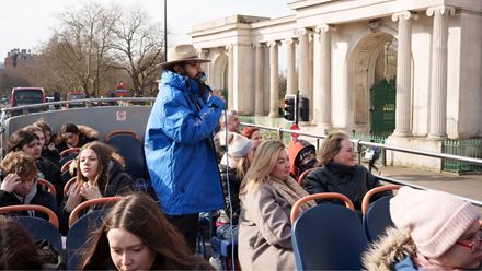 Enjoy live commentary from an expert guide on an open-top bus tour of London. Image courtesy of Golden Tours.