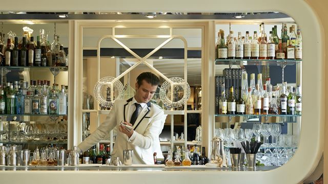 Bartender at the American Bar at The Savoy Hotel
