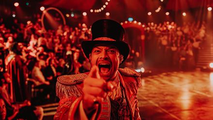 Join the party and be part of something extraordinary at COME ALIVE! London: The Greatest Showman Circus London Spectacular. © London Theatre Direct/Luke Dyson