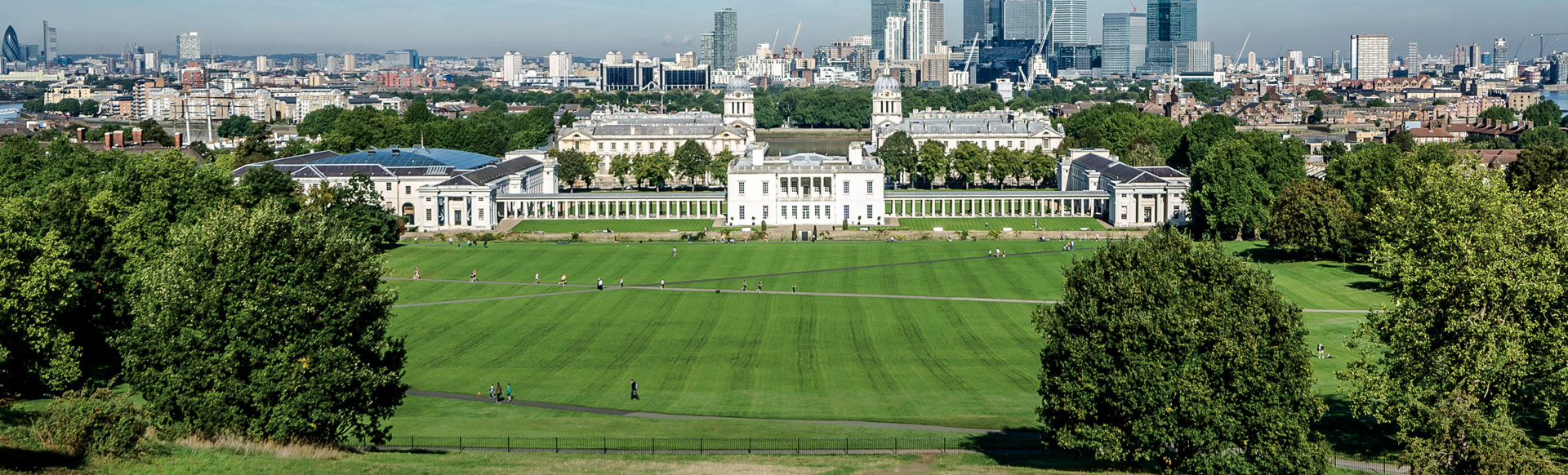 The Queen's House in Greenwich with Canary Wharf in the background