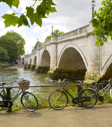 bikes by the Thames river at Richmond Bridge