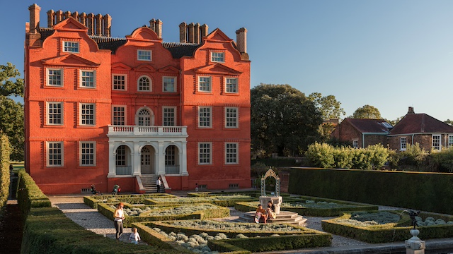 Explore the mostly flat grounds around Kew Palace and Kew Gardens. Image courtesy of Jon Reid/visitlondon.com. Kew Palace at Kew Gardens in London on a sunny day.