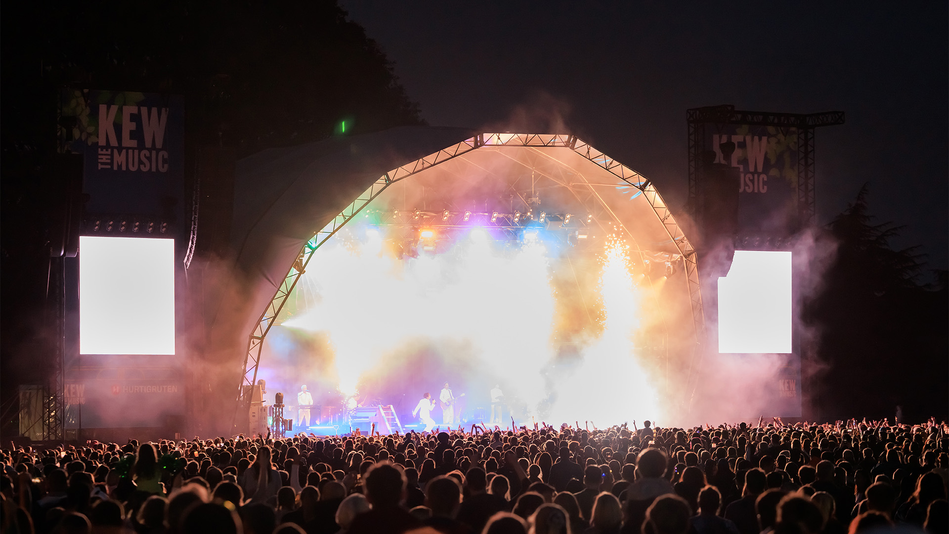 Crowds at Kew the Music summer festival. Image courtesy of Kew Gardens. Crowds dance to live music at Kew the Music summer festival.