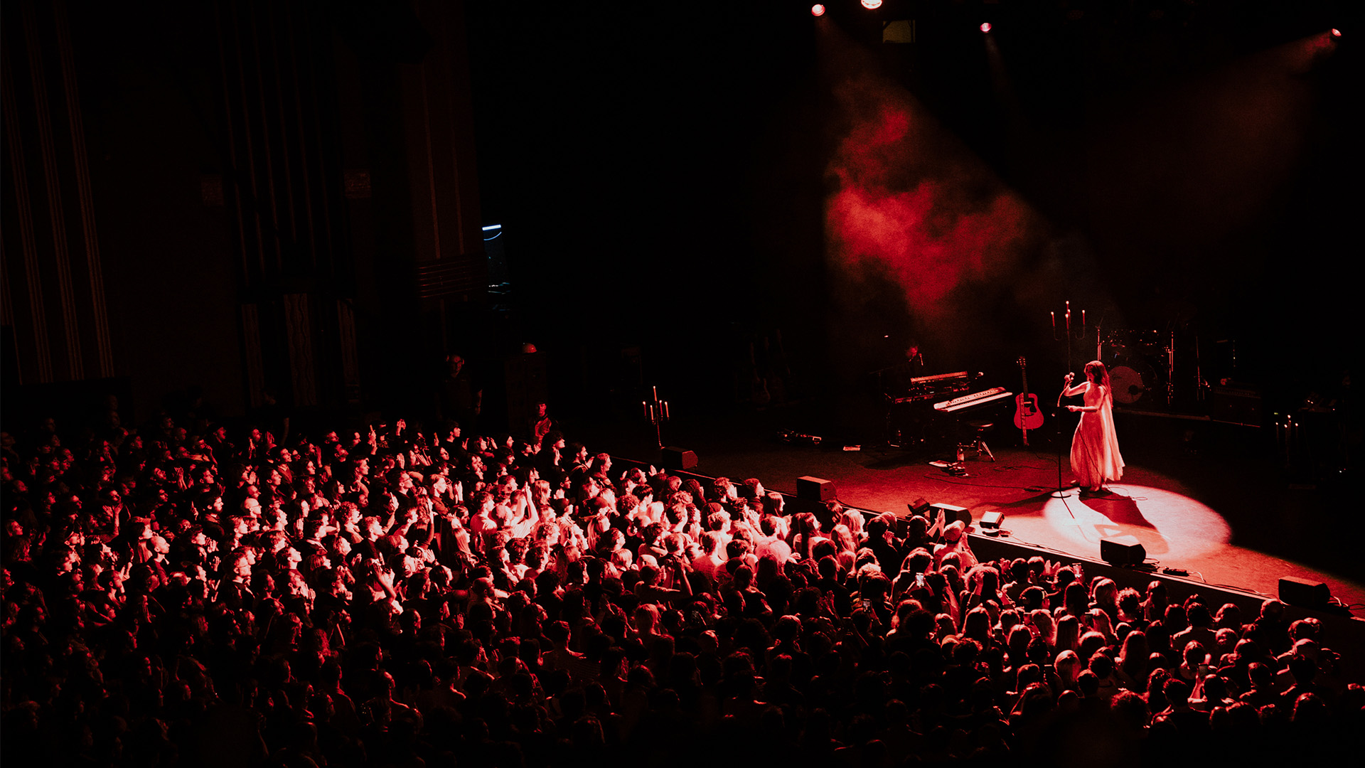Weyes Blood at Pitchfork Musical Festival London in 2023. Image courtesy of Pitchfork/Kimberley Ross. Crowds dance to Weyes Blood at Pitchfork Music Festival London.