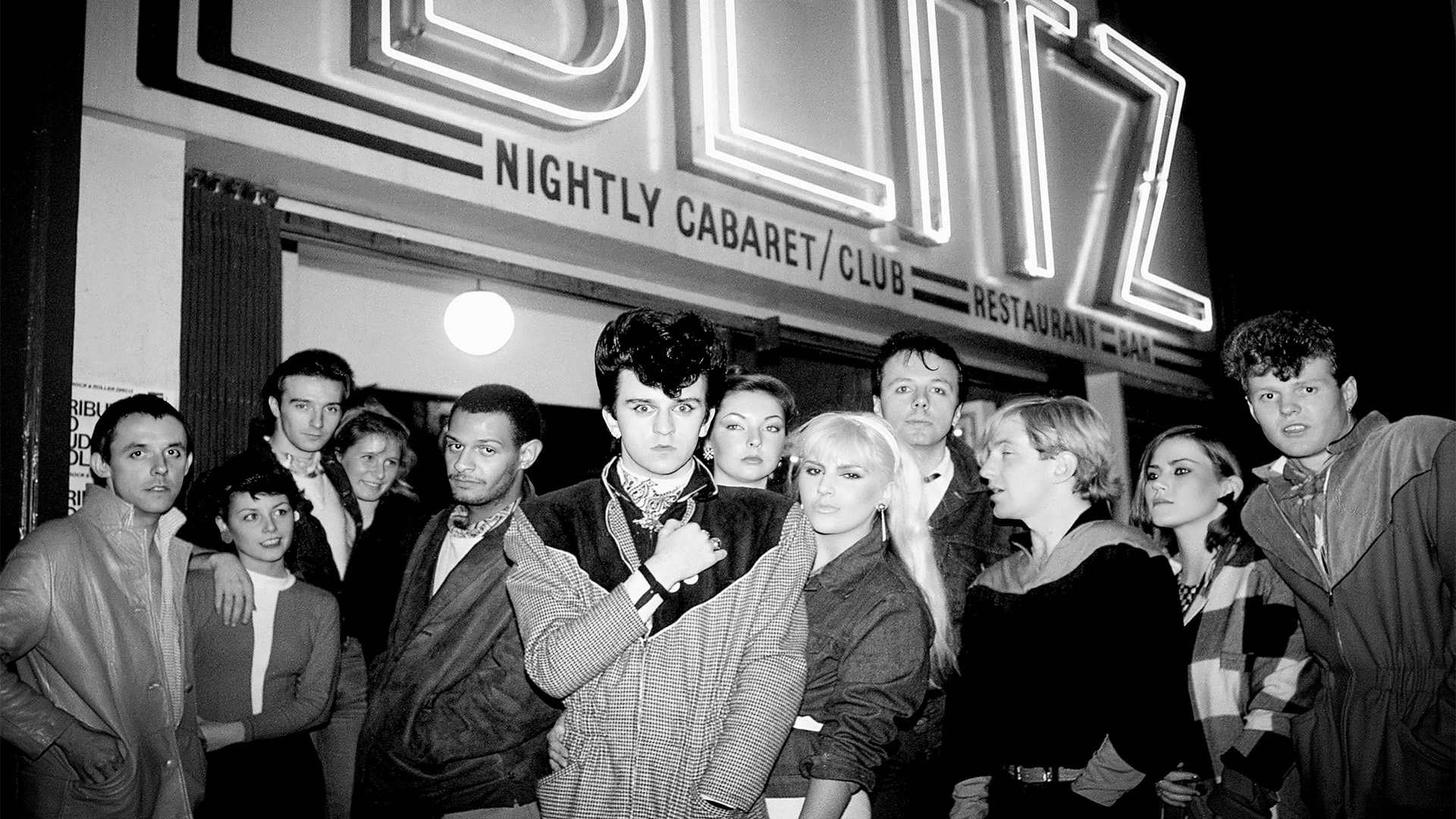 Outside the Blitz club in 1979. Image courtesy of Design Museum/Photo credit: Sheila Rock. Crowds outside the Blitz club in Covent Garden in 1979.