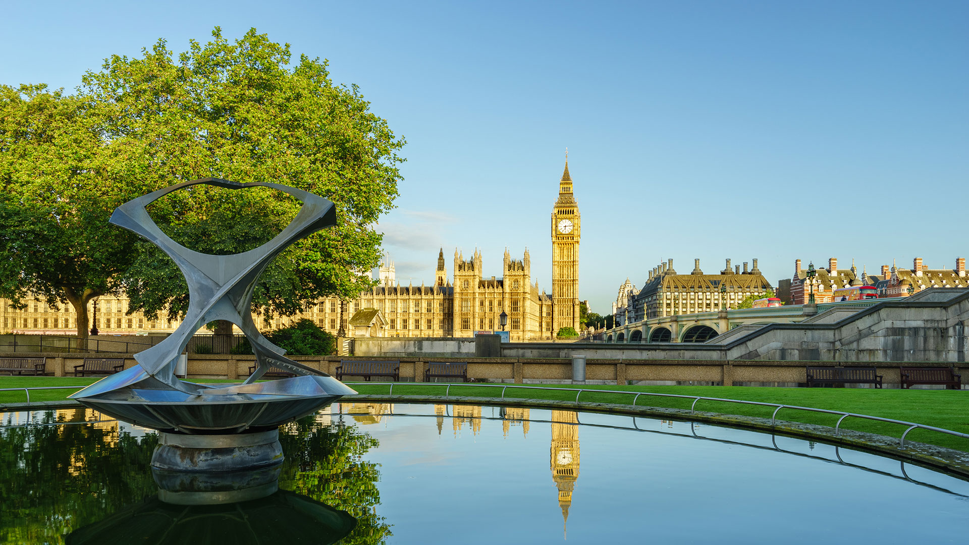 Enjoy a tour of Big Ben and the Houses of Parliament. Image courtesy of Shutterstock. Views of Big Ben and the Houses of Parliament on a sunny day.