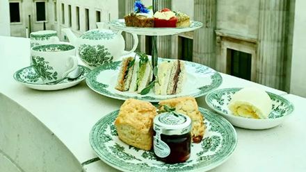 Explore the British Museum before enjoying an Afternoon Tea in The Great Court, iconic hall and its glass roof. Image courtesy of Golden Tours