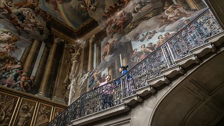 Explore the many architectural wonders of Hampton Court Palace, you might even spot filming locations used in Bridgerton. © London & Partners/Michael Barrow.