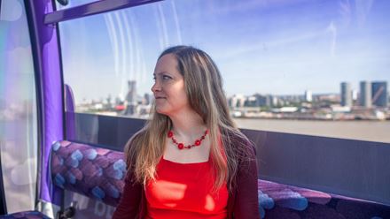 Enjoy a panoramic ride abord the IFS Cloud Cable Car and admire a great panorama over the London skyline. ©London & Partners/Michael Barrow