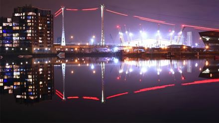 Admire London’s landmarks and spectacular fireworks onboard the IFS Cloud Cable Car. Image courtesy of Golden Tours.