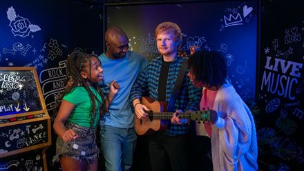 Meet iconic British singer-songwriter Ed Sheeran and pose in the live music space. Image courtesy of Madame Tussauds London.