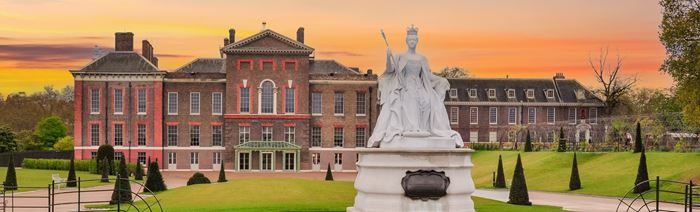 Kensington Palace and the gardens at sunset