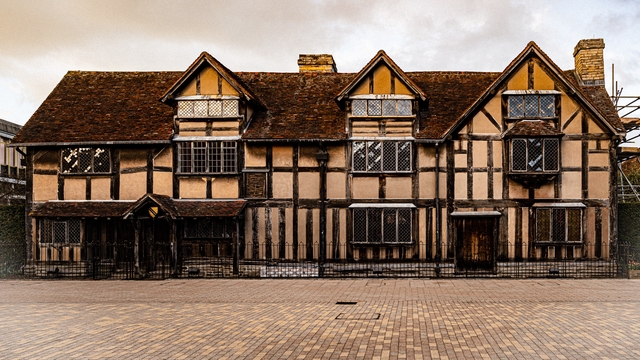 Shakespeare's Birthplace museum. Image source: Unsplash/Swati Kedia Shakespeare's Birthplace; a restored A 16th-century half-timbered house in Stratford-upon-Avon.
