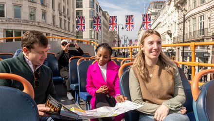 Enjoy the best views of the city from London's hop-on hop-off bus. ©London & Partners/Michael Barrow.