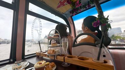 Spot London landmarks on an afternoon tea bus tour. Image courtesy of Golden Tours.