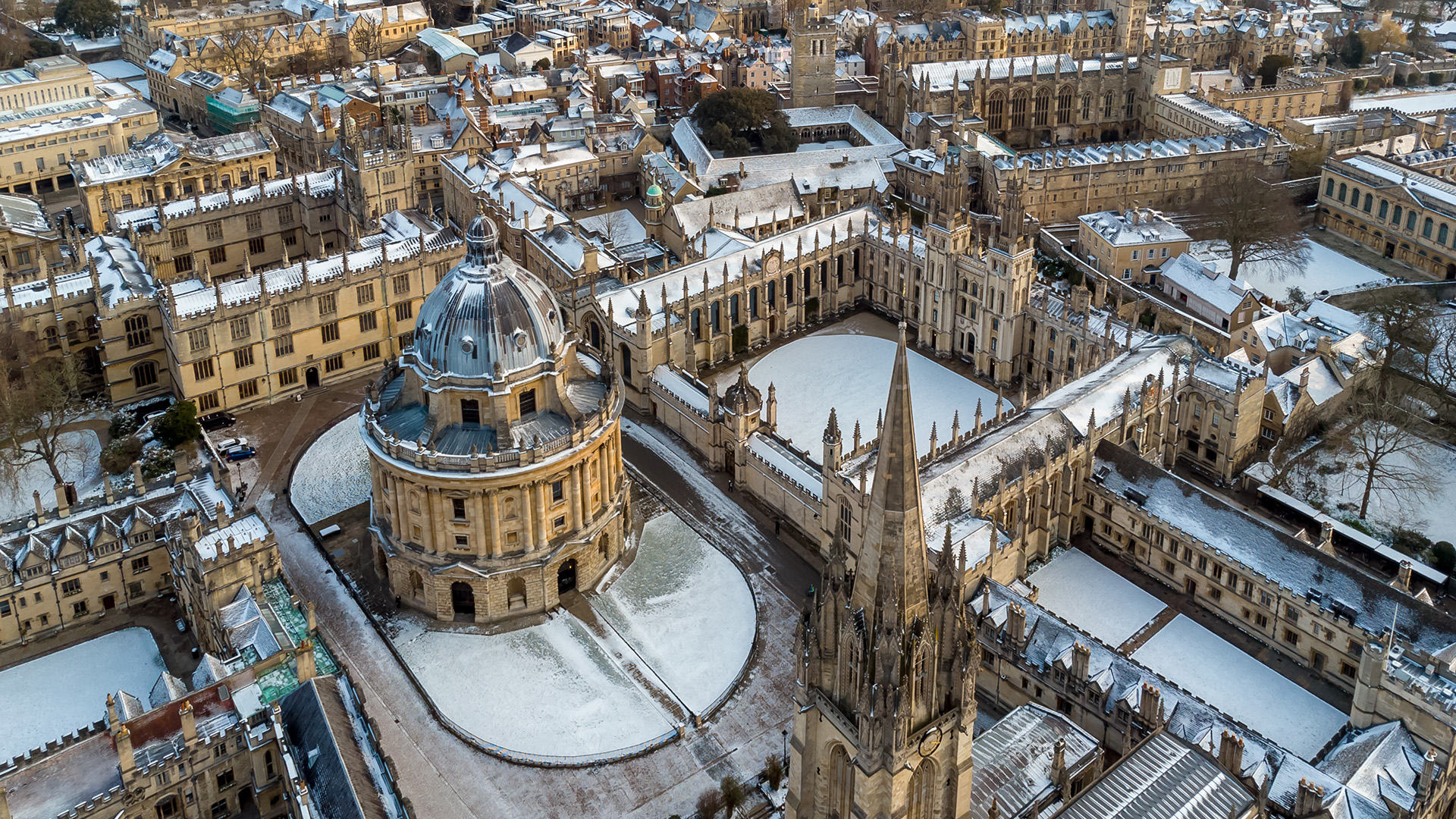 Areal view of central Oxford in the winter. Image courtesy of Shutterstock An areal view of central Oxford in the winter with snow in the courtyards and on the rooftops.