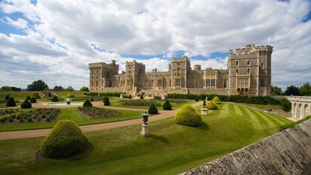 Windsor Castle and grounds. Image courtesy of Shutterstock / sloukam.