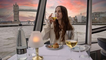 See London’s most famous landmarks on a dinner cruise along the Thames. Image courtesy of Golden Tours.