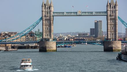 Enjoy fascinating live commentary from an expert guide as you cruise along the river Thames. Image courtesy of Golden Tours.