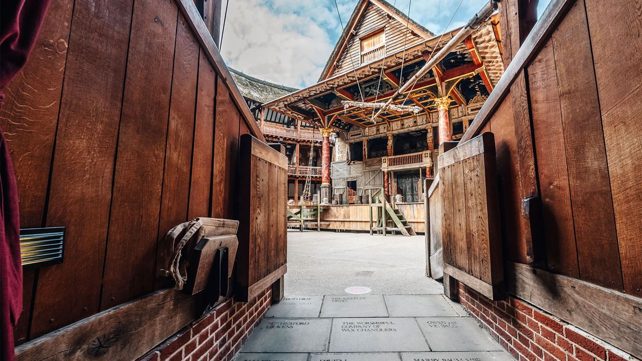 Take part in a guided tour at the Shakespeare's Globe Theatre and explore 400 years of history. © London & Partners/Michael Barrow Overview of the Shakespeare Globe open-air amphitheatre and its wooden structure