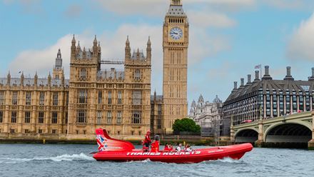 Bring along the kids and listen to feel-good tunes aboard Captain Kidd’s Canary Wharf Voyage. Image courtesy of Golden Tours.
