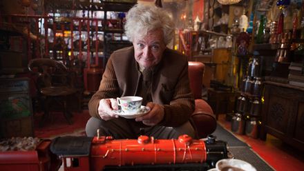 Follow your guide across West London and spot filming locations of Paddington Bear. Image courtesy of Golden Tours.