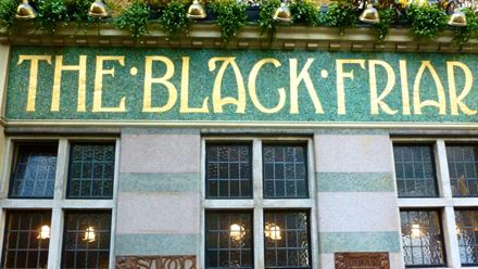 Hear intriguing tales from the past on a Historical Pub Walking Tour. Image courtesy of Golden Tours.