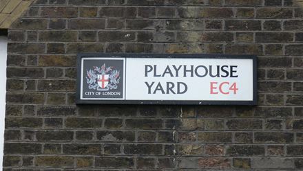 Follow your guide through the north bank of the river Thames on a Shakespeare Walking Tour and spot key landmarks. Image courtesy of Golden Tours.