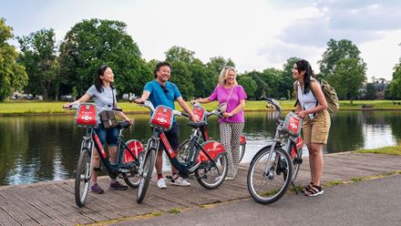 Hire a Santander Cycles bike with friends for the ultimate active day out. Credit: Golden Tours. Image courtesy of Golden Tours.