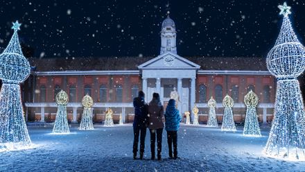 Step into the winter wonderland in the heart of Chelsea at Christmas in Chelsea. Image courtesy of Golden Tours.