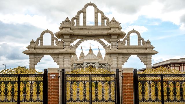 A view through the gates of BAPS Shri Swaminarayan Mandir (Neasden temple) in Brent.