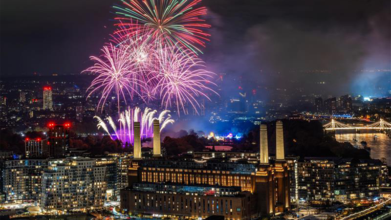 Marvel at the Battersea Park bonfire night fireworks display. Credit: Sven Hansche. Image courtesy of Shutterstock. Fireworks light up the sky above Battersea Power Station