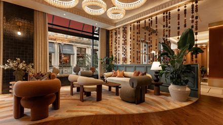 Be greeted with opulence as you walk into The Trafalgar St. James. Image courtesy of Hilton.