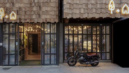 The entrance to the hotel. Image courtesy of Bacchus Agency.